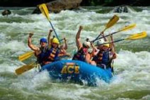 Attività di rafting sulle acque bianche a Livingstone