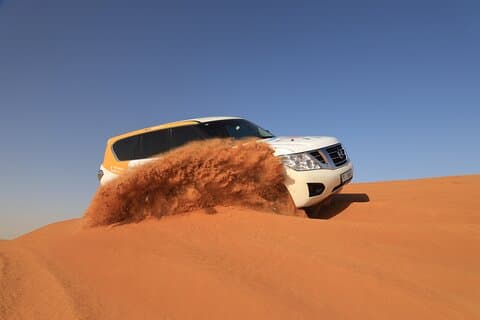 Dubai Premium Desert Safari med middag og shows (Privatbil)