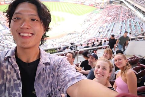 Seoul:Suwon Day Trip with Fortress Tour, Dinner, Baseball Game