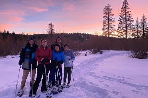 Lake Tahoe : Trekking con ciaspole al tramonto con bevande calde e snack