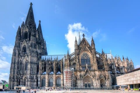 Transfer privado de Bruxelas para Colônia, 2h Parada em Liege