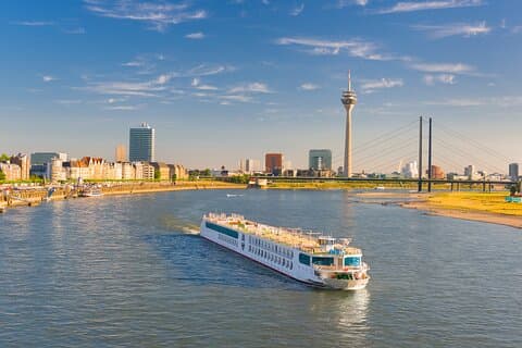 Trasferimento privato da Bruxelles a Düsseldorf, 2h Stop a Lovanio
