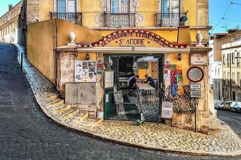 Tour privato di Porto a Lisbona con soste: Nazare, Obidos & Aveiro