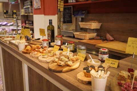 Food and Wine Experience in Bologna, Italy