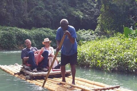 Rafting privé en bambou Martha Brea avec entrée de Montego Bay