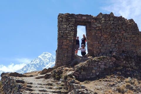 "Trekking in cava Inca: Un'avventura mozzafiato a Machu Picchu"