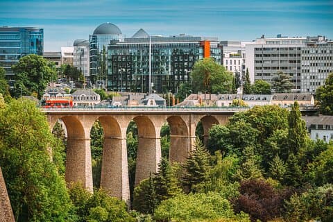 Private driver, door-to-door transfer from Bruges to Luxembourg