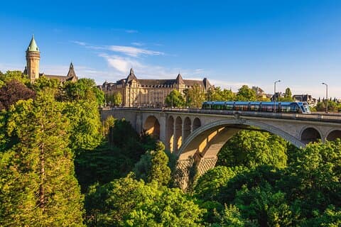 Taxi privé direct de vacances de Bruxelles à Luxembourg