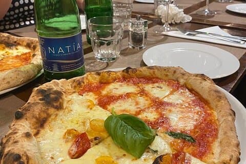 Palerme : Cours de préparation de pizzas en petit groupe avec vin et boissons gazeuses