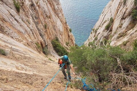 Masua Dry Canyoning i Porto Flavia-kanalen