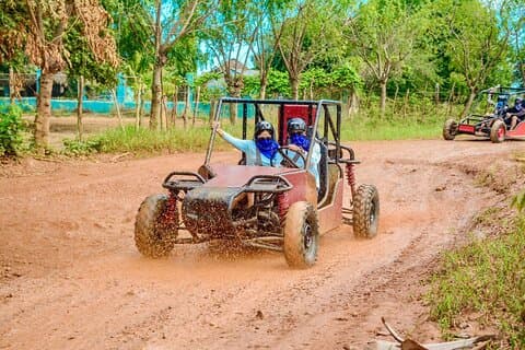 Hoteller i nærheden af Punta Cana Jungle Buggy Tour Macao Beach Besøg og Cenote Swim