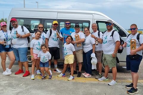 Roatan Private 12-sæder bus med lokalguide for dagen
