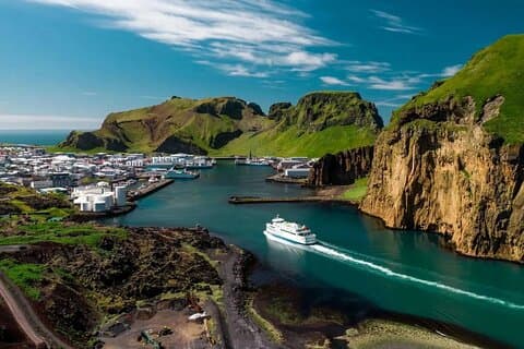 Transfert privé de Aéroport de Keflavík/Reykjavík à Landeyjarhöfn