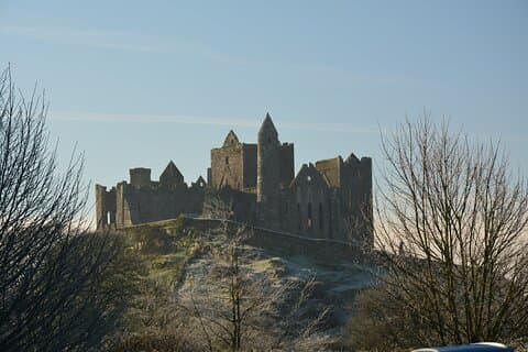 Da Cork a Dublino: Tour della Rocca di Cashel, Blarney e del Castello di Cahir