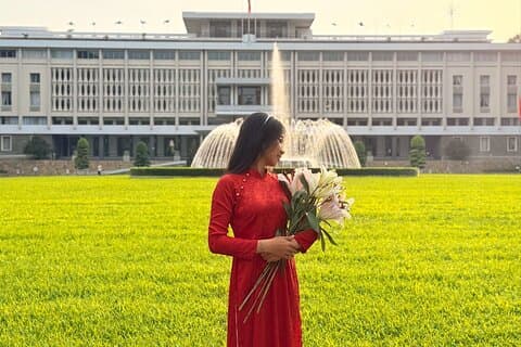 [Gratis E-sim] Ho Chi Minh Ao Dai stadstour