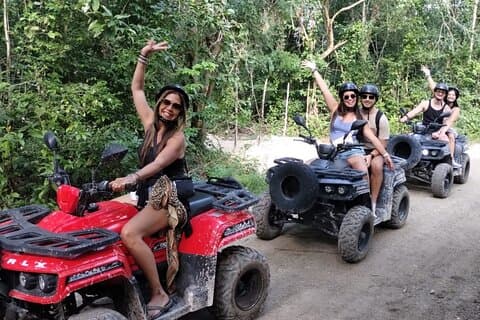 ATV Ride Ontdek de Jade Cavern en rijden door de jungle