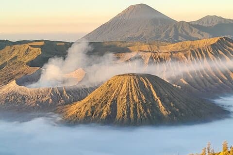 Tour guidato condiviso all'alba del Monte Bromo da Surabaya