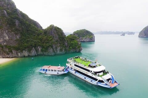 Bedst bedømte 5-stjernede Ha Long Bay Day Tour: La Casta Cruise fra Hanoi