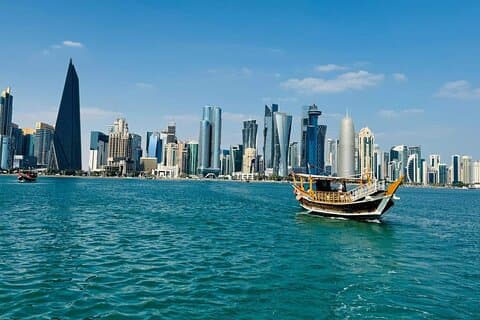 Qatar: Doha City Tour og Dhow Cruise Ride (Private / gruppe tur)