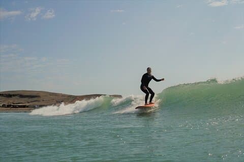 Surfavonturen langs de Peruaanse kust met Lima Surfers!!