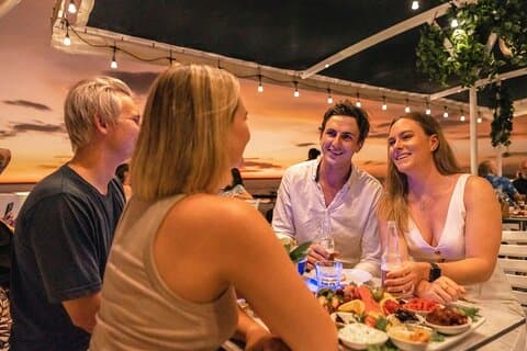 Darwin Harbour Gaze e Graze Sunset Cruise