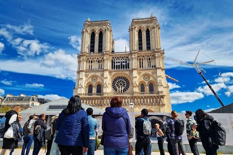 Tour guidato professionale esterno di Notre Dame