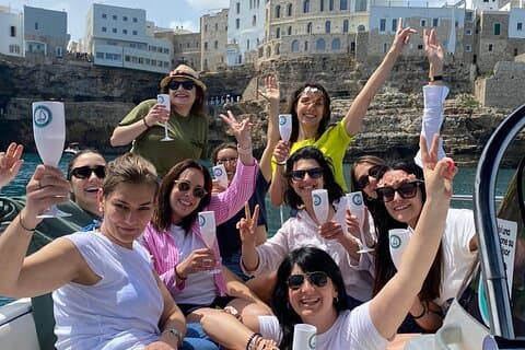 Gita Privata in Barca per le Grotte di Polignano a Mare