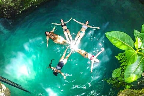 Blue Hole Mineral Spring en Rick's Cafe Sunset Tour
