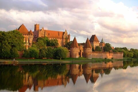 Private Roundtrip Transfer from Gdansk to Malbork Castle 5h