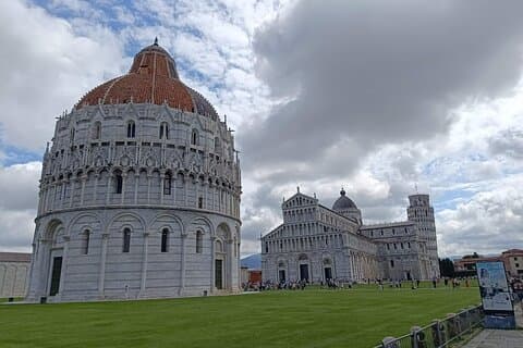 Pisa & Lucca privat tur med vinsmagning fra La Spezia Port
