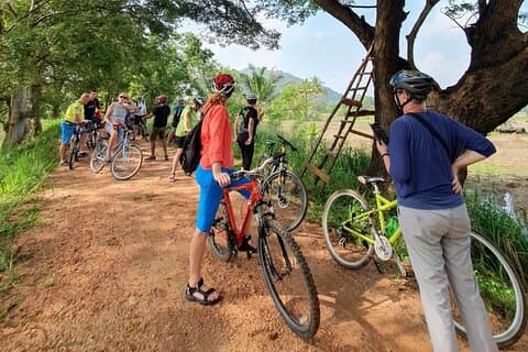 Cykla runt Sigiriya