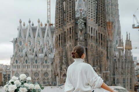 Sesión de fotos de Elegancia icónica en la Sagrada Familia