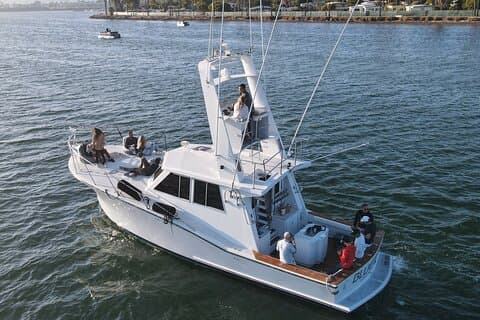 Luxury Bay or Sunset Yacht Cruise in San Diego