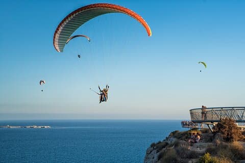 Aventure à Alicante ; vol en parapente à Santa Pola ou Agost