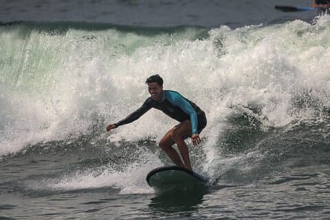 Batu Bolong Beach Surf Abenteuer