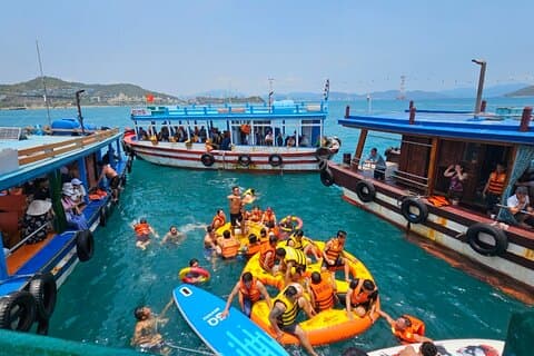 Explora Islas Nha Trang: Tour de buceo, barbacoa y barra flotante