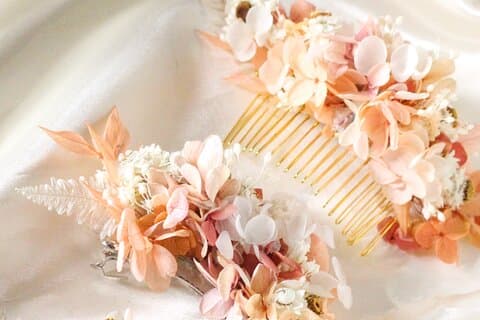 Paris 1e: Floraler Haarkamm-Workshop