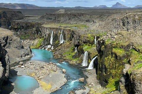 Landmannalaugar and Hekla Volcano / guided private tour