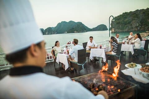 Boutique Cruise 2 dage 1 nat Halong Bay tur fra Hanoi