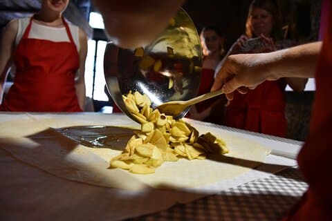 Apple Strudel & Prezel Cooking Class incl. Dinner & Music