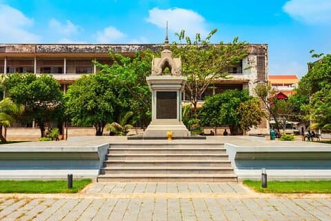 Visite du musée du génocide de la pagode d'argent et des champs de tuerie de Phnom Penh