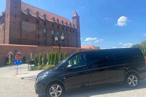 Transfert de Gdańsk / Aéroport de Gdańsk à Gniew (1-4) pax et (5-8) pax