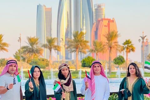 City Tour:Hoteller i nærheden af Abu Dhabi Grand Mosque, Qasar Al Watan & Louvre Museum