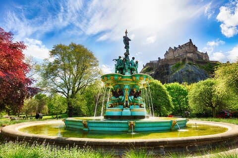 Excursión privada de día completo a Edimburgo en un taxi negro