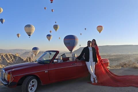Cappadocië Classic Car Tour bij zonsopgang overdag en zonsondergang