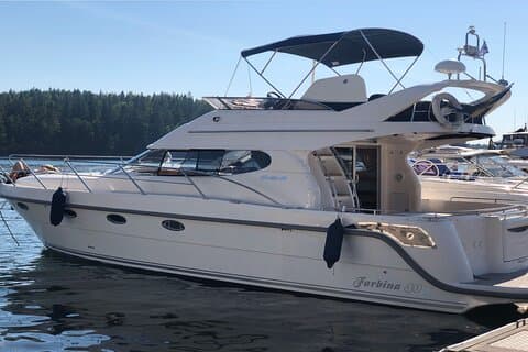 Exclusieve 4 uur durende privéjachttour door de archipel van Stockholm