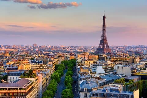 Transfer privado de Bruxelas para Paris, 2h parada em Reims