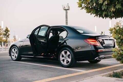 Sedan Departure Transfer from Frankfurt to Frankfurt Airport FRA