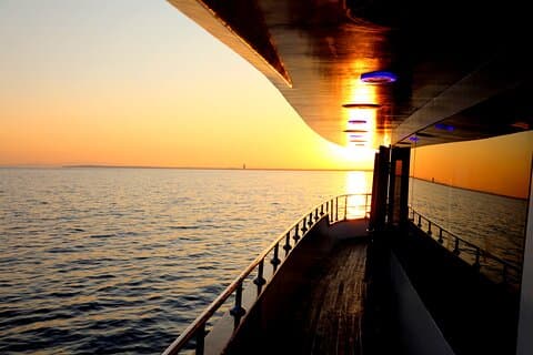 Croisière au coucher du soleil sur le plus grand bateau d'Ayia Napa