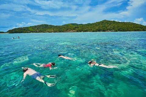 Tour dell'isola dei maiali in motoscafo con snorkeling